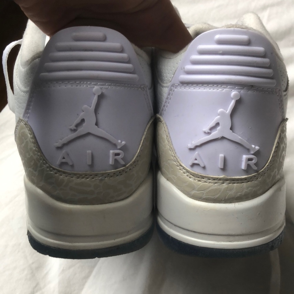 White Jordan 3’s